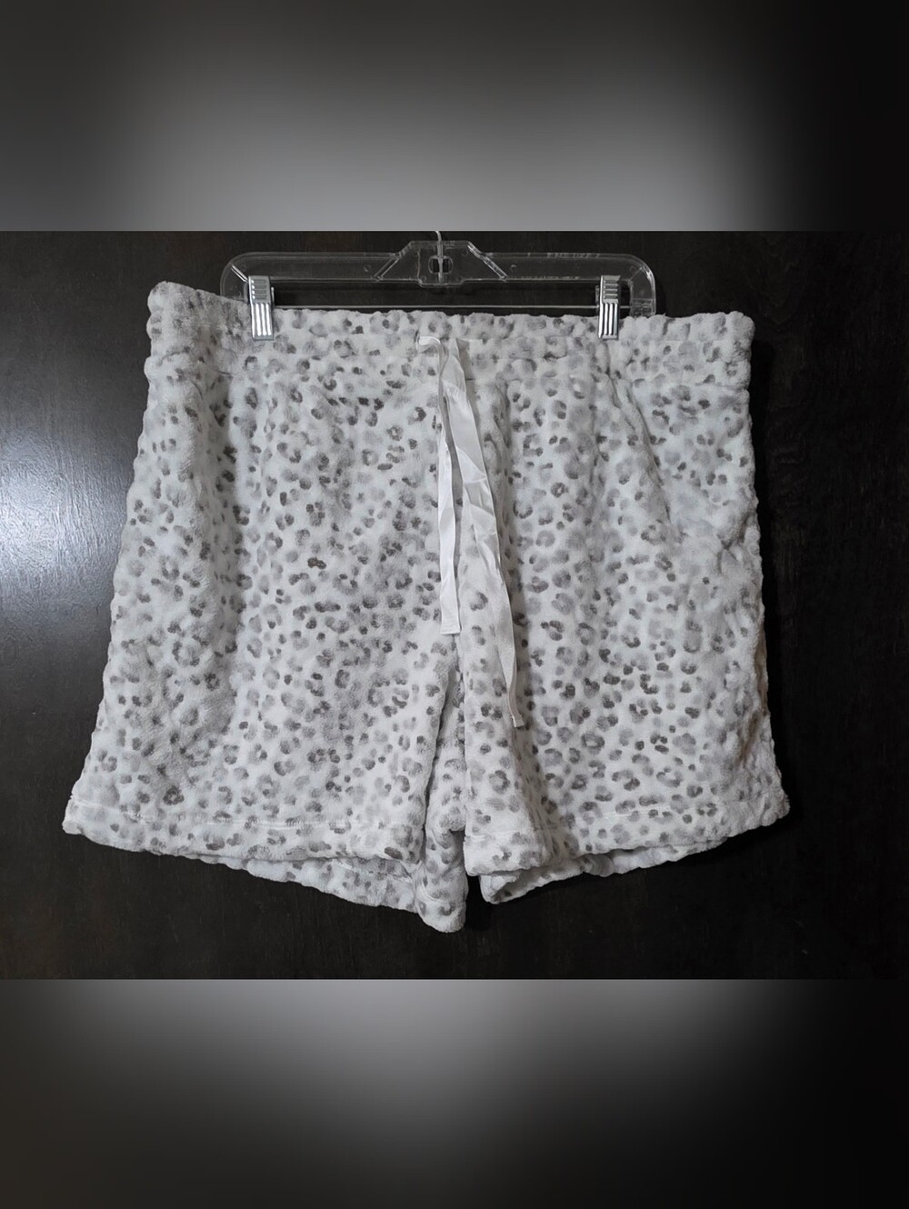 Live Well Fuzzy Plush Gray/White Leopard-Print Lounge Shorts Tie Waist Size 1X